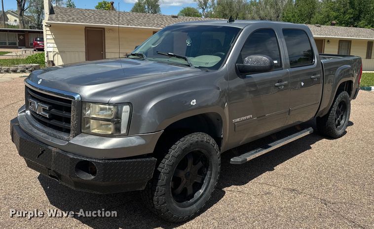 2007 GMC  Sierra 1500 Crew Cab pickup truck - EJ2825