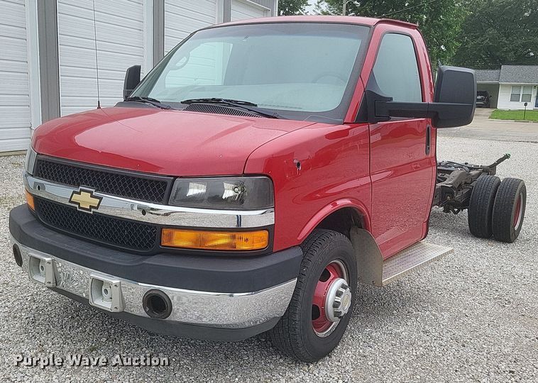2015 Chevrolet Express G4500 van cab and chassis - EJ7985