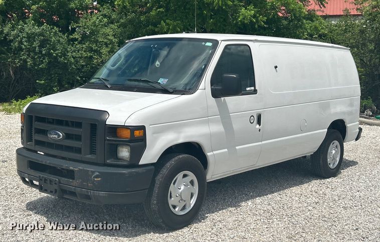 2011 Ford E250 van - EK4672
