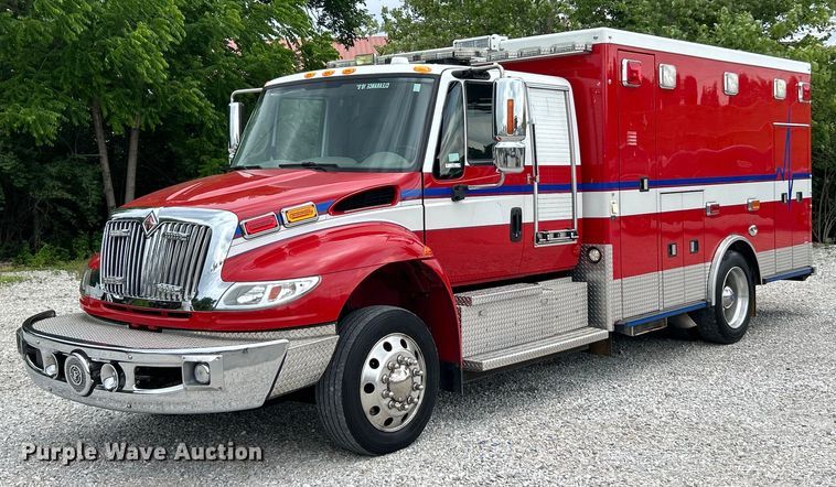 2010 International 4400 SBA LP ambulance - EK4691