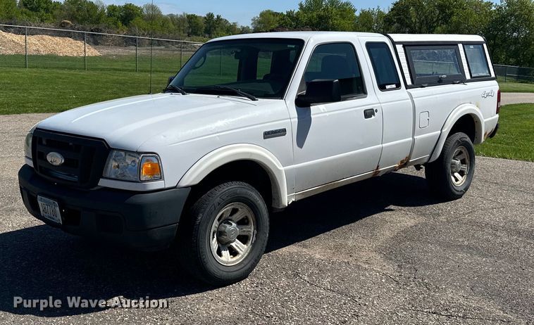 2006 Ford  Ranger SuperCab pickup truck - LR9349