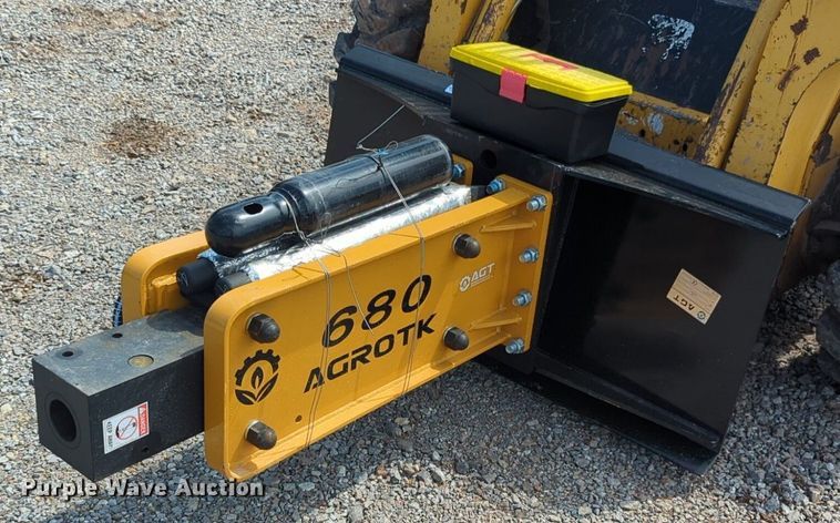 2023 Agrotk SSHH680 skid steer breaker - NG9772