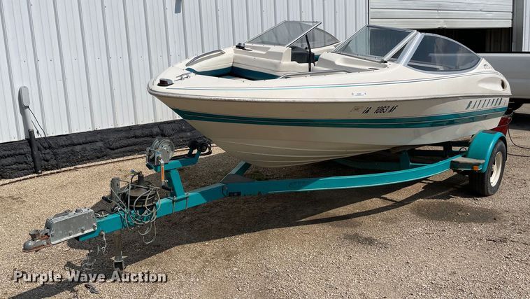 1992 Bayliner  Capri boat - OG9981