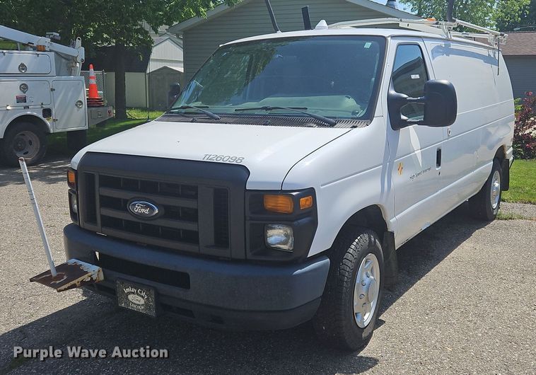 2012 Ford E150 van - OK9887