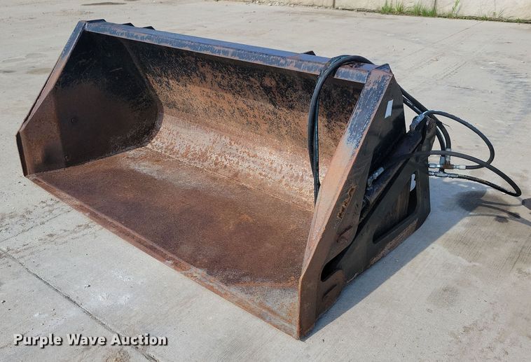 HLA 78" W hydraulic dump bucket - DG0602