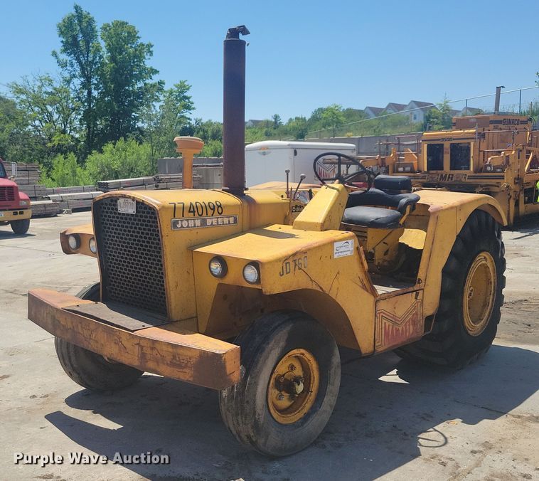 John Deere 760 scraper tractor - DG0620