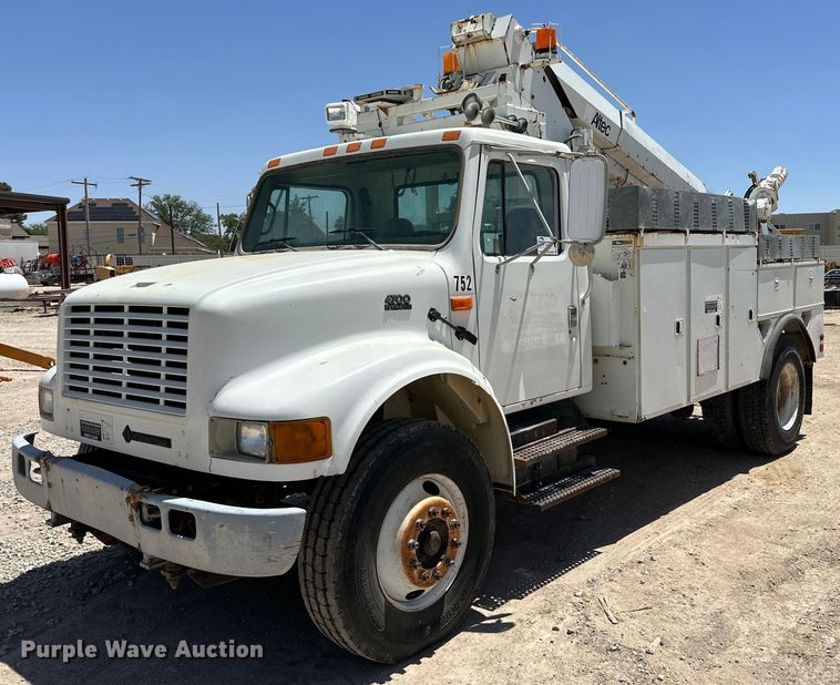 1998 International  4700 bucket truck - DK6630