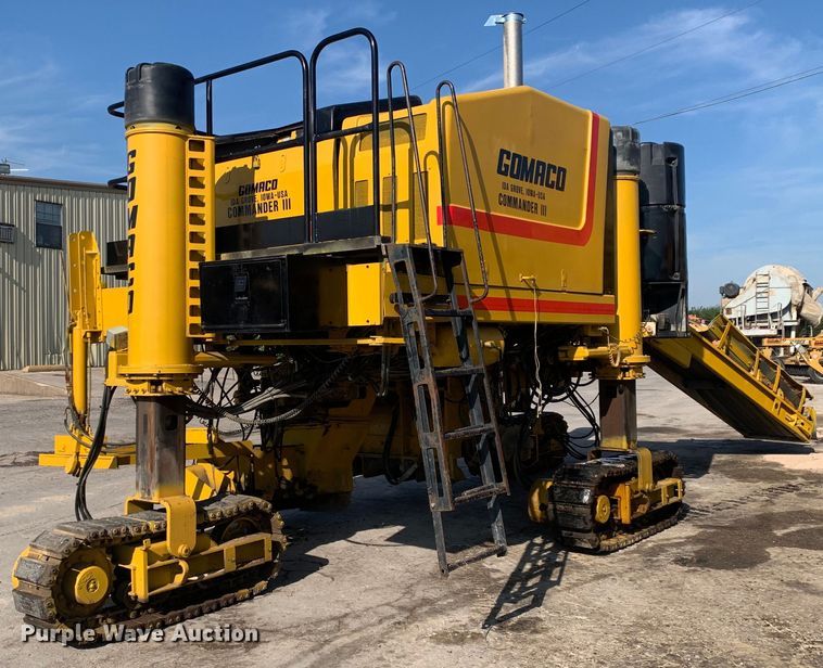 1999 Gomaco GT-6300 Commander III slip form paver - DM7854