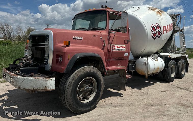 1989 Ford LT9000 ready mix truck - DN3242