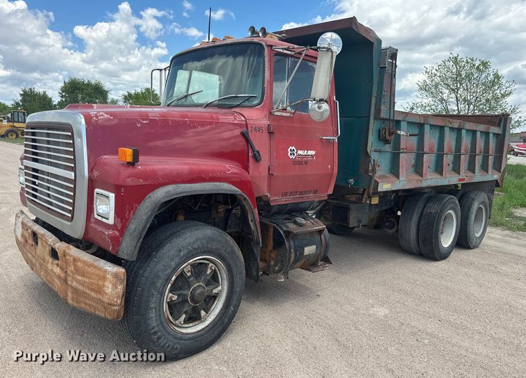 1989 Ford LT9000 dump truck - DN3252