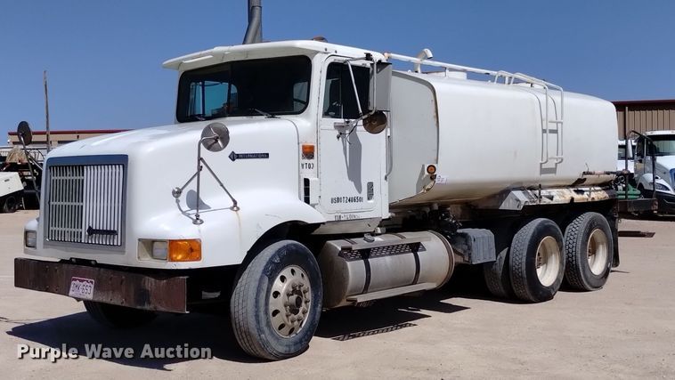 1997 International  9200 water truck - DQ6111