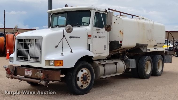 1997 International 9200 water truck - DQ6112