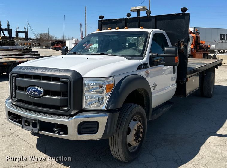 2016 Ford F550 Super Duty XL flatbed truck - DQ6434