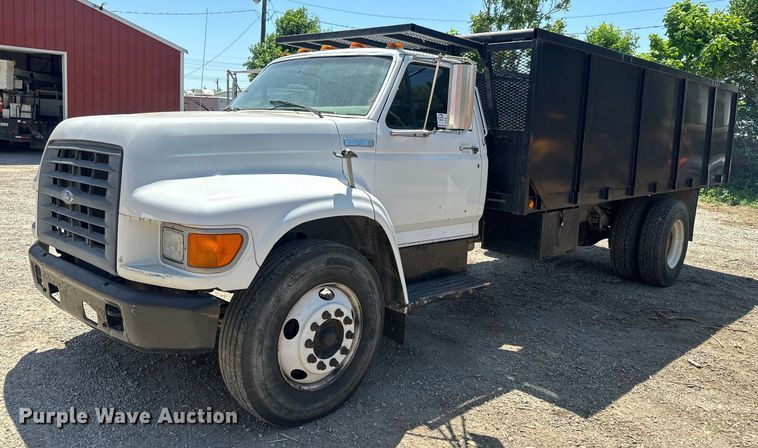 1995 Ford F700 dump truck - DQ6772