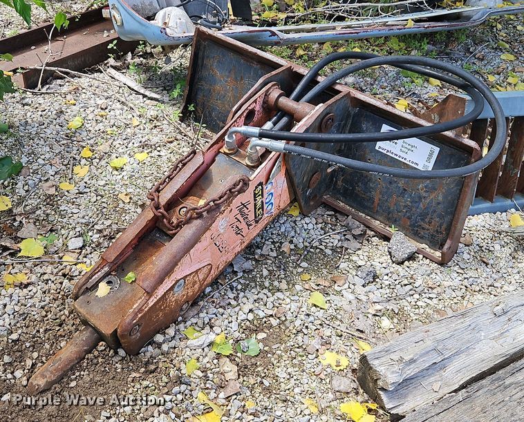 Stanley MB256 skid steer breaker - DR8607