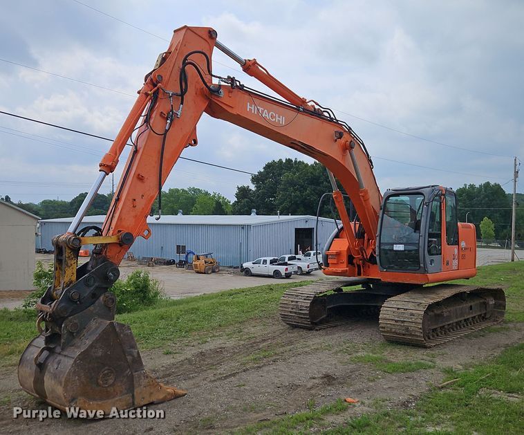 2005 Hitachi  225USLC excavator - DR8634