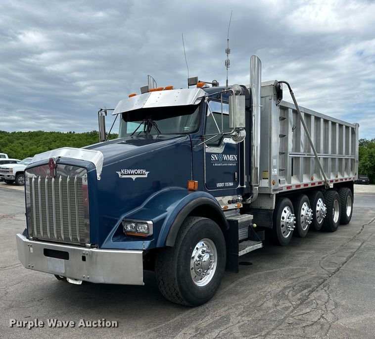 2004 Kenworth  T800 dump truck - DS4169