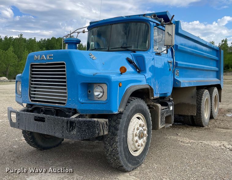 1996 Mack  DM688SX dump truck - DS5526