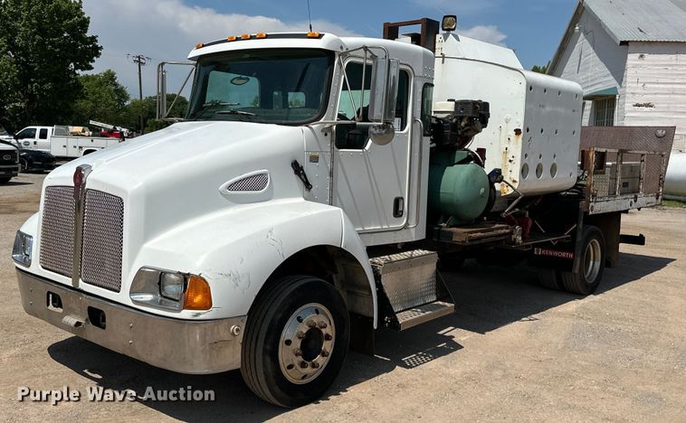 2006 Kenworth T300 utility / service truck - DW5004