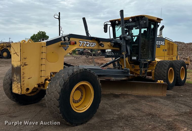 2013 John Deere 772GP motor grader - DW5032