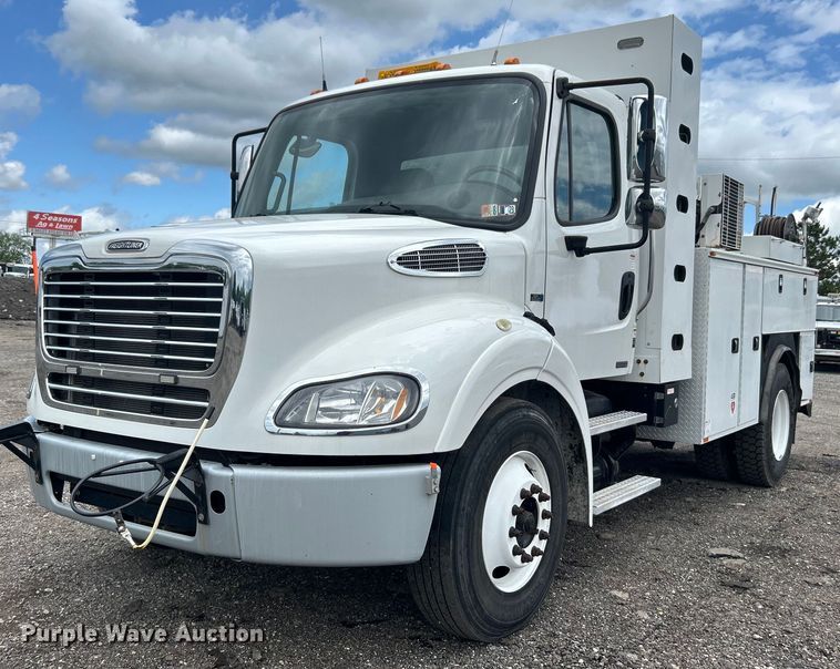 2015 Freightliner  M2 Business Class utility / service truck - EG1525