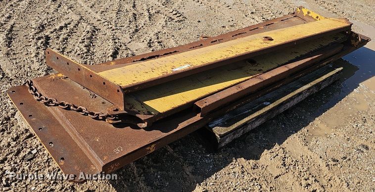 Caterpillar  tail gate - EJ5464