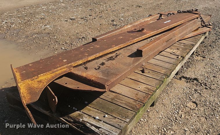 Caterpillar  tail gate - EJ5468