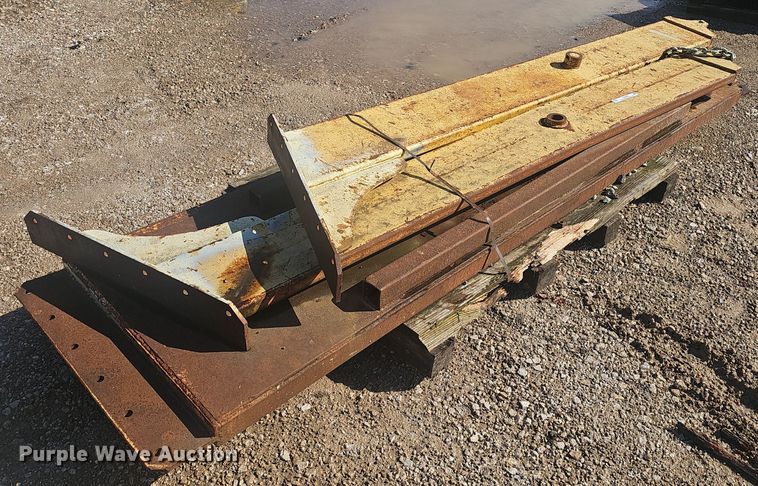 Caterpillar  tail gate - EJ5469