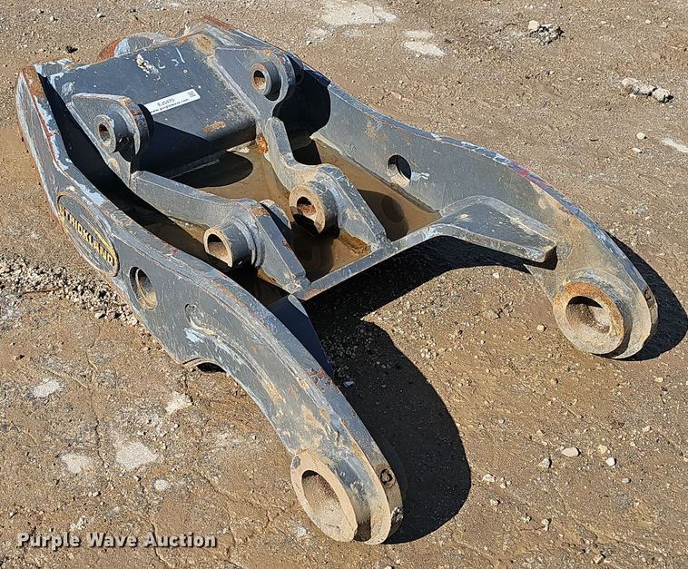 Strickland SK140  excavator thumb - EJ5470