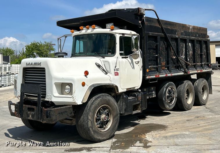 1999 Mack DM690S dump truck - EK4654