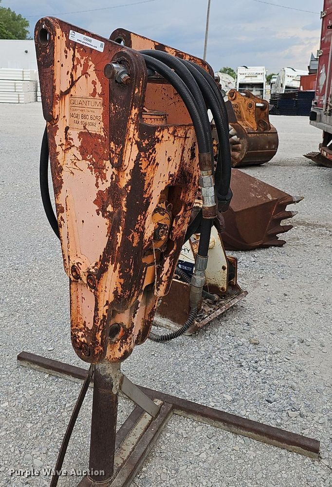 Excavator attachments - IO9948