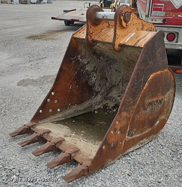 Midland 42" W excavator bucket - IO9953