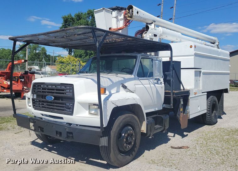 Ford F700 Bucket Truck For Sale | Purple Wave Auction