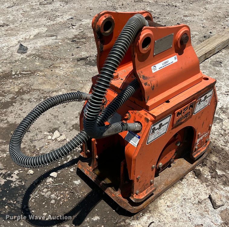 NPK C3D plate compactor - LU9851