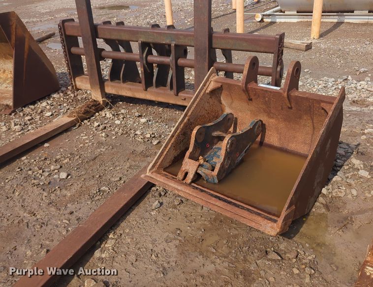 36" W bucket - NG9798