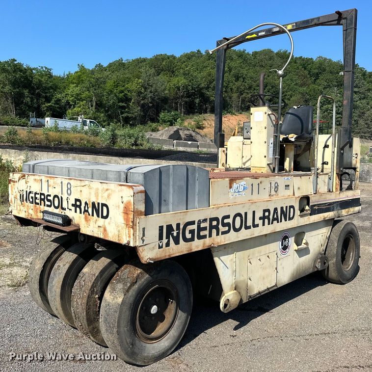 1993 Ingersoll Rand PT125R pneumatic roller - NR9925