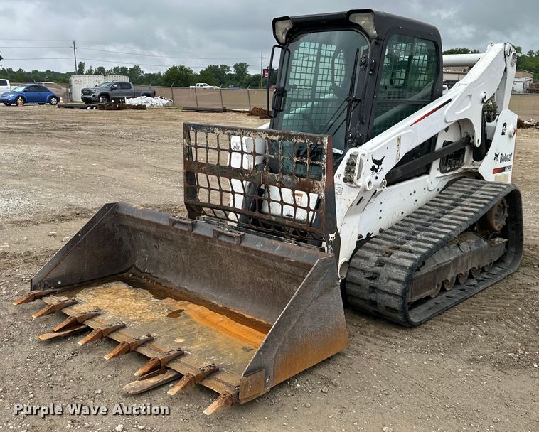 2016 Bobcat T750 tracked skid steer loader - NT9253
