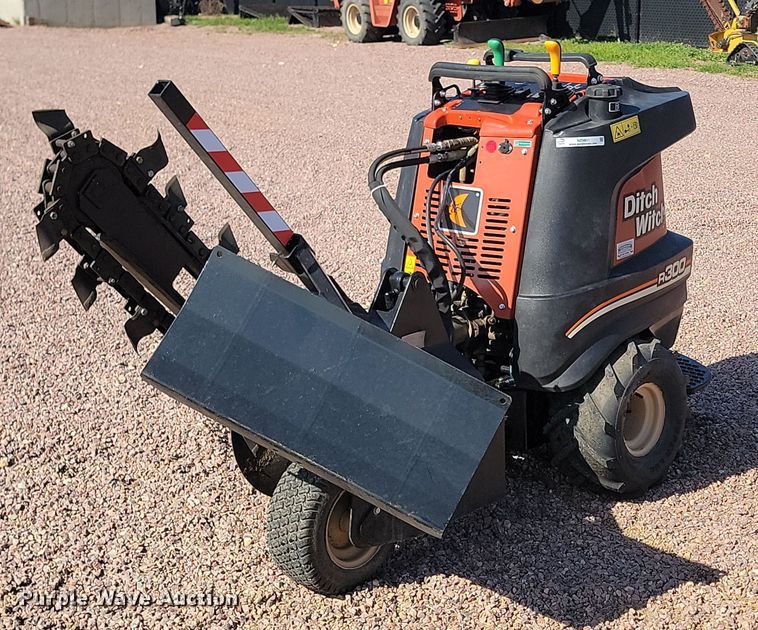 2008 Ditch Witch R300 trencher - NZ9911