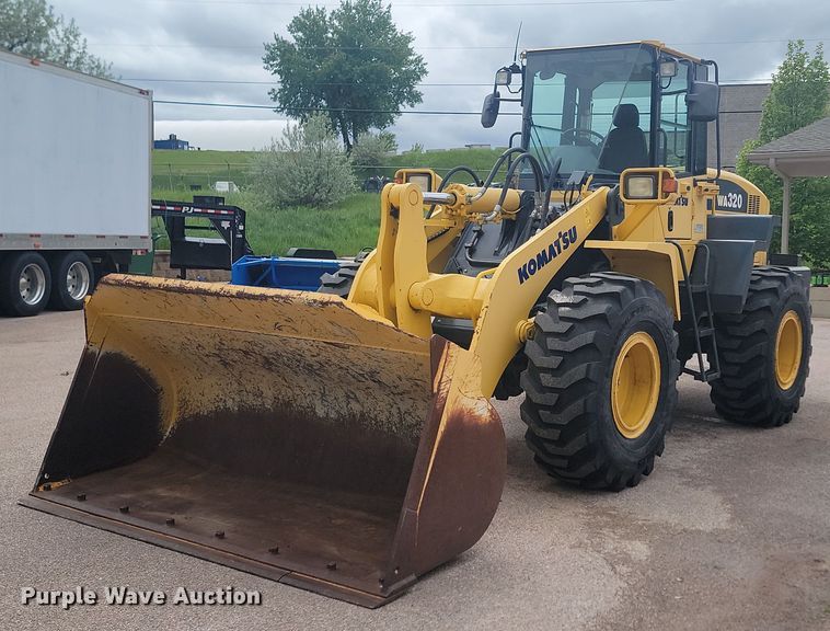 2005 Komatsu  WA320 wheel loader - NZ9920