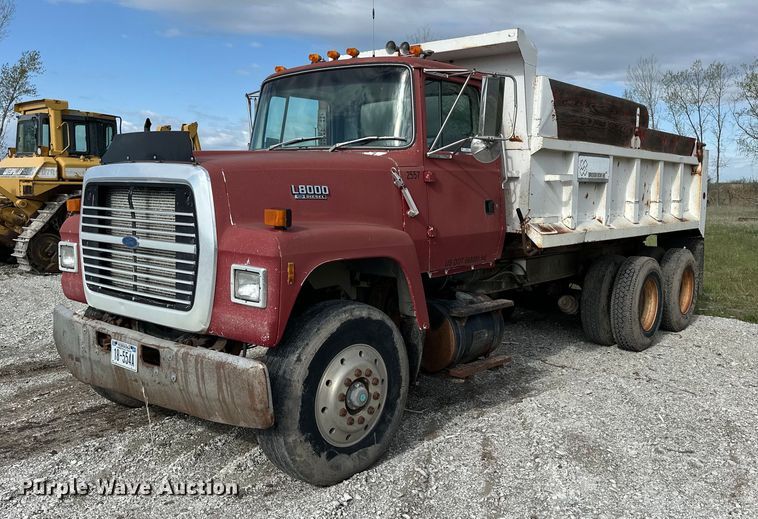 1991 Ford L8000 dump truck - OE9198