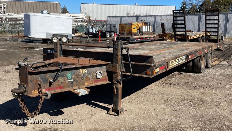 2013 Lucon Inc  equipment trailer - OG9833