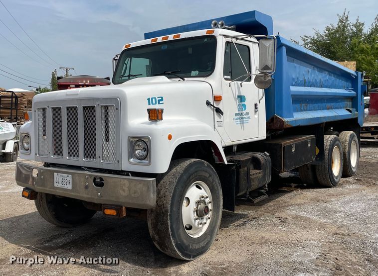 2001 International  2554 dump truck - OG9949