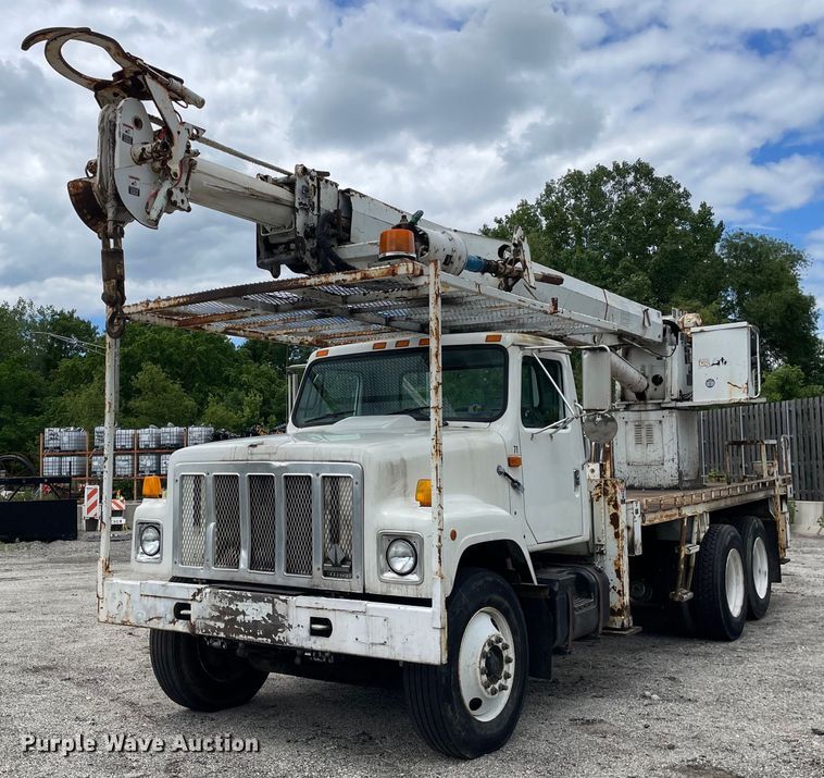 1998 International  2554 digger derrick truck - OG9986