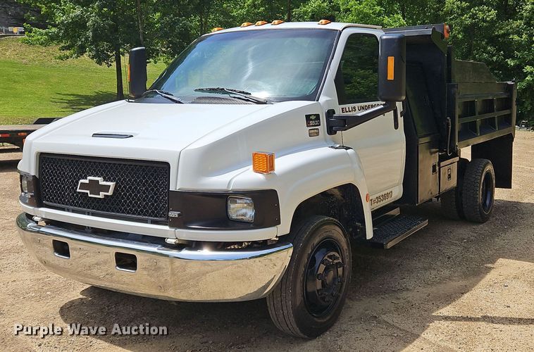 2004 Chevrolet  C5500  dump truck - OK9935