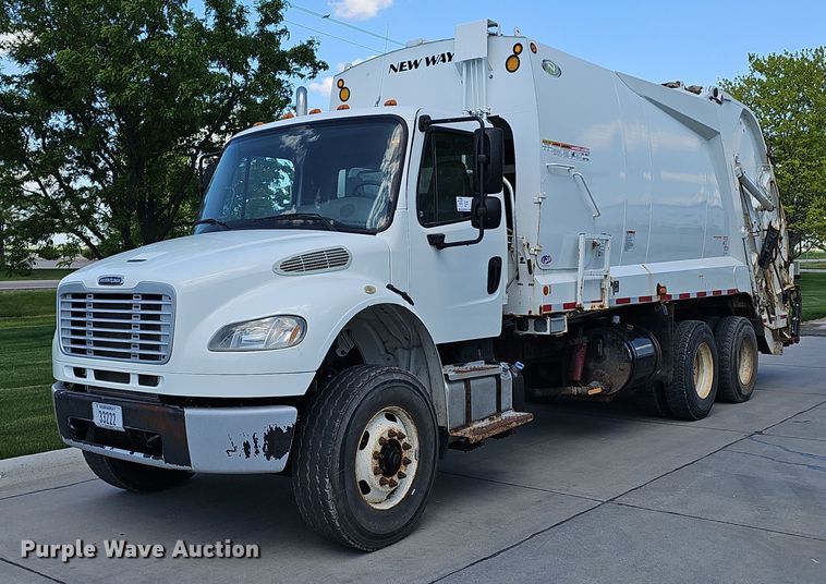 2013 Freightliner M2 refuse truck - DP6429