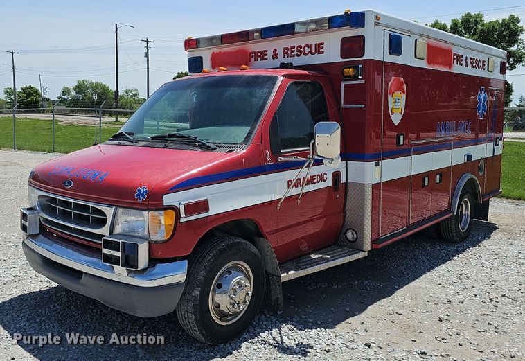 2000 Ford E450 ambulance - DP6445