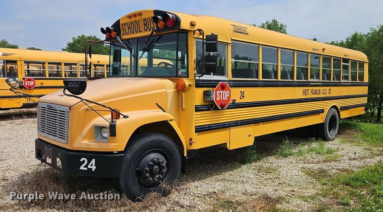 2001 Thomas school bus - DR8621