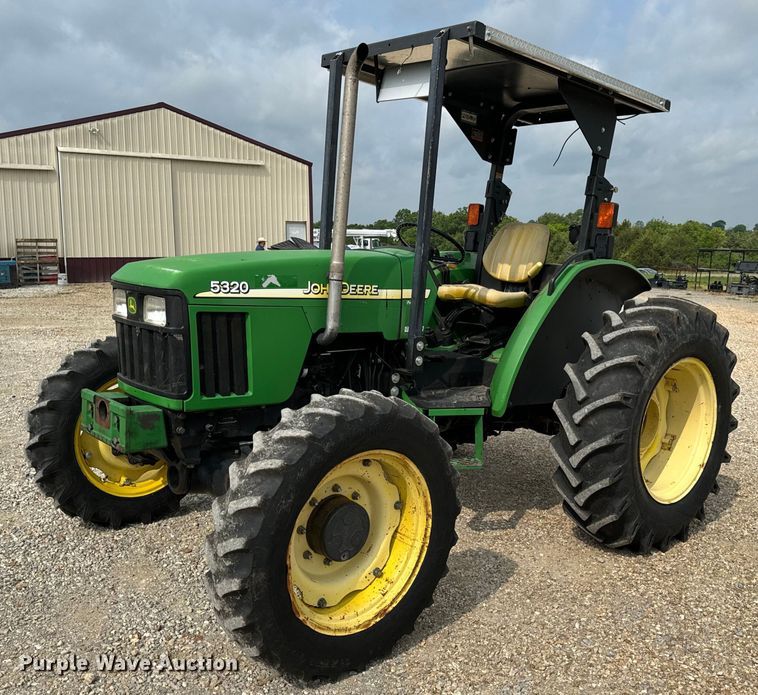 2004 John Deere  5320 MFWD tractor - EH6849
