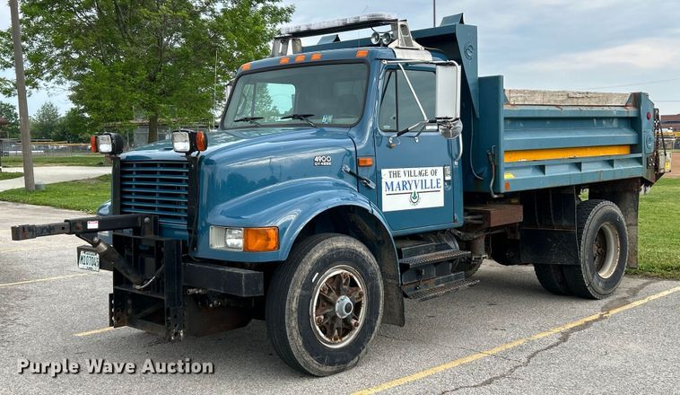 1998 International 4900 dump truck - EK4660