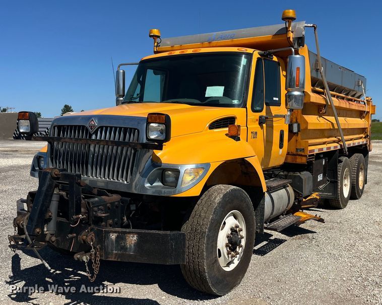 2006 International  7500 dump truck - EK8596